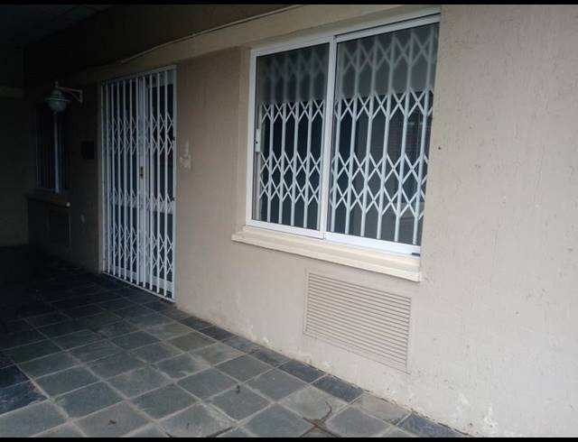 OFFICE PROPERTY TO RENT IN WOODMEAD